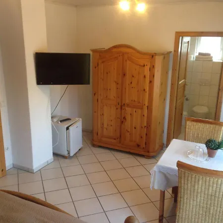 Gaestehaus Lindehotel *