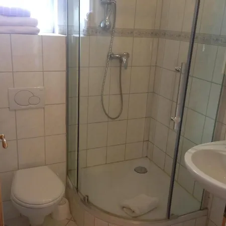 Gaestehaus Lindehotel